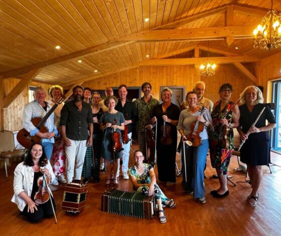 Preau orkest 2025 Musici tijdens de jaarlijkse tango-orkestweek in Préau, Bourgogne